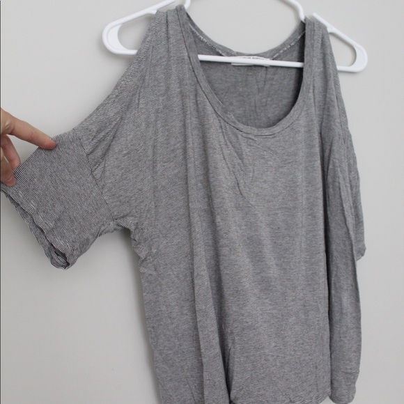 Striped cut-out shoulder - Picture 1 of 4